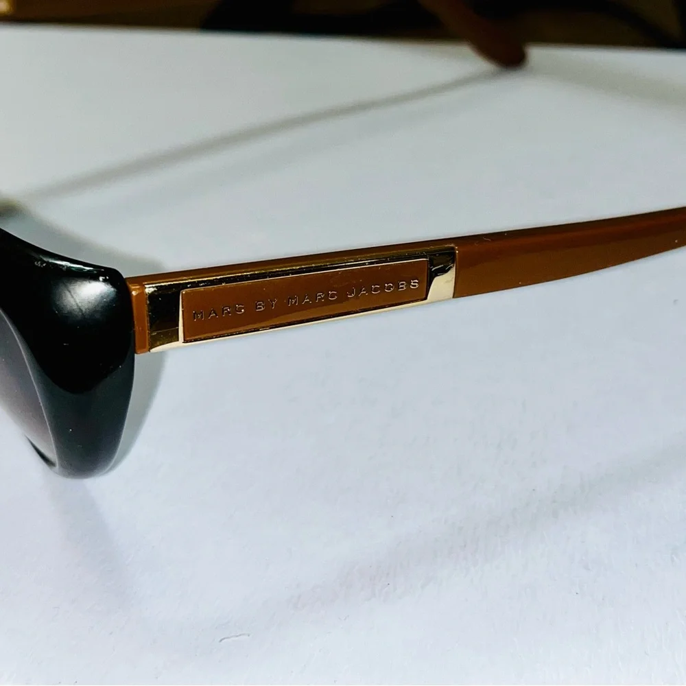 Marc By Marc Jacobs Black Classic Sunglasses - Picture 6 of 7